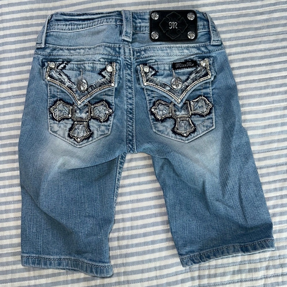 Miss Me‎ Girls Light Wash Denim Bermuda Shorts Cross Sequin Pockets Size 7